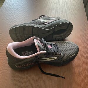 Brooks Adrenaline GTS running shoes